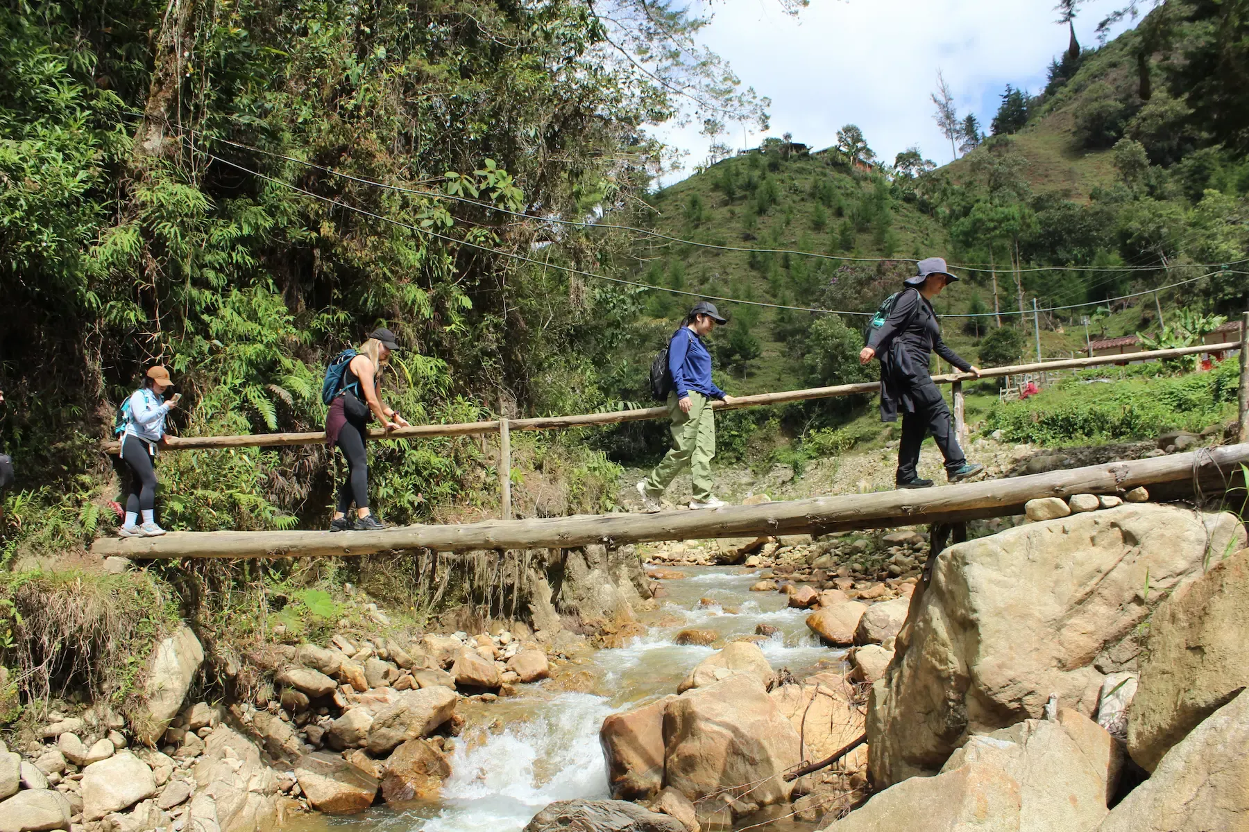 Cascada La Escondida – Montebello